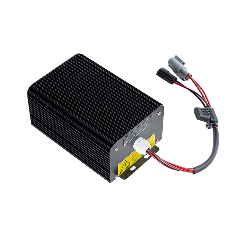 Høyeffektiv, stabil utgang IP65 Støvtett oljebestandig DC80V gaffeltruck med bred inngang DC-DC-spenning Step Down Module