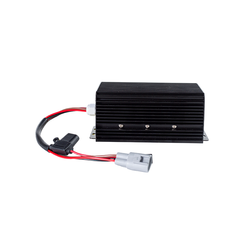 Høyeffektiv, stabil utgang IP65 Støvtett oljebestandig DC80V gaffeltruck med bred inngang DC-DC-spenning Step Down Module