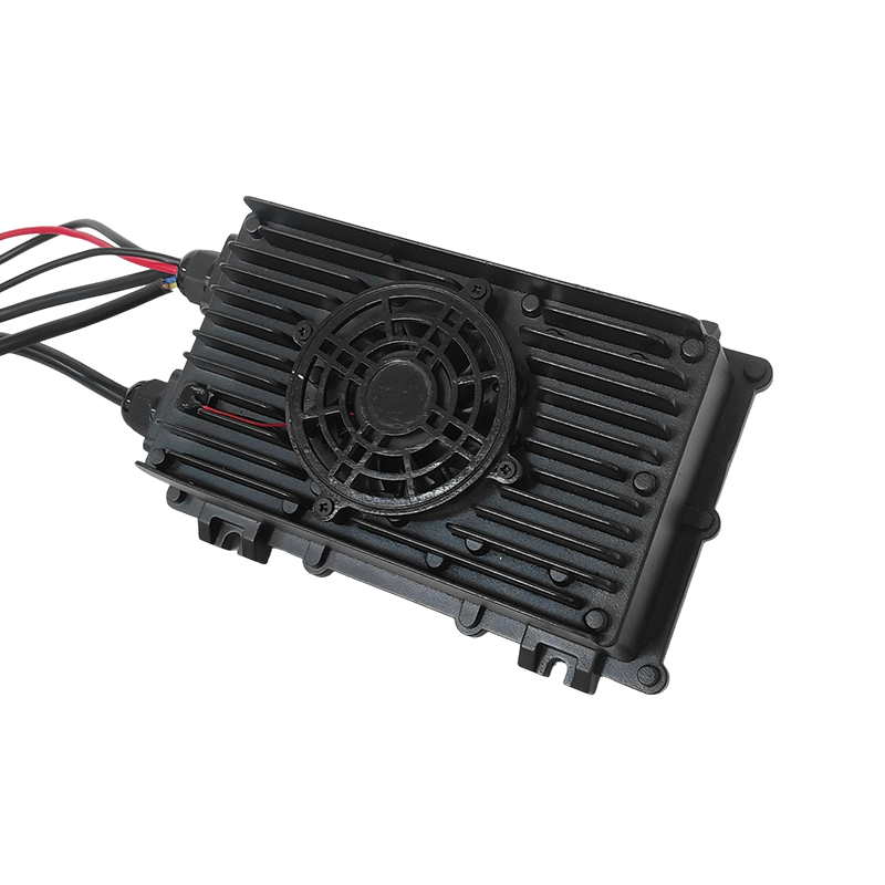 360W innebygd batterilader for gaffeltrucker og industrikjøretøyer